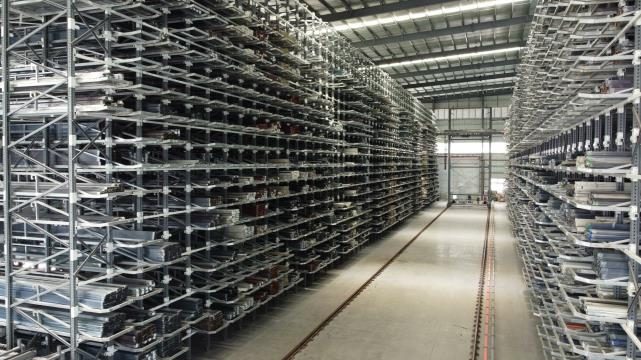 Steel profiles stored in a honeycomb rack